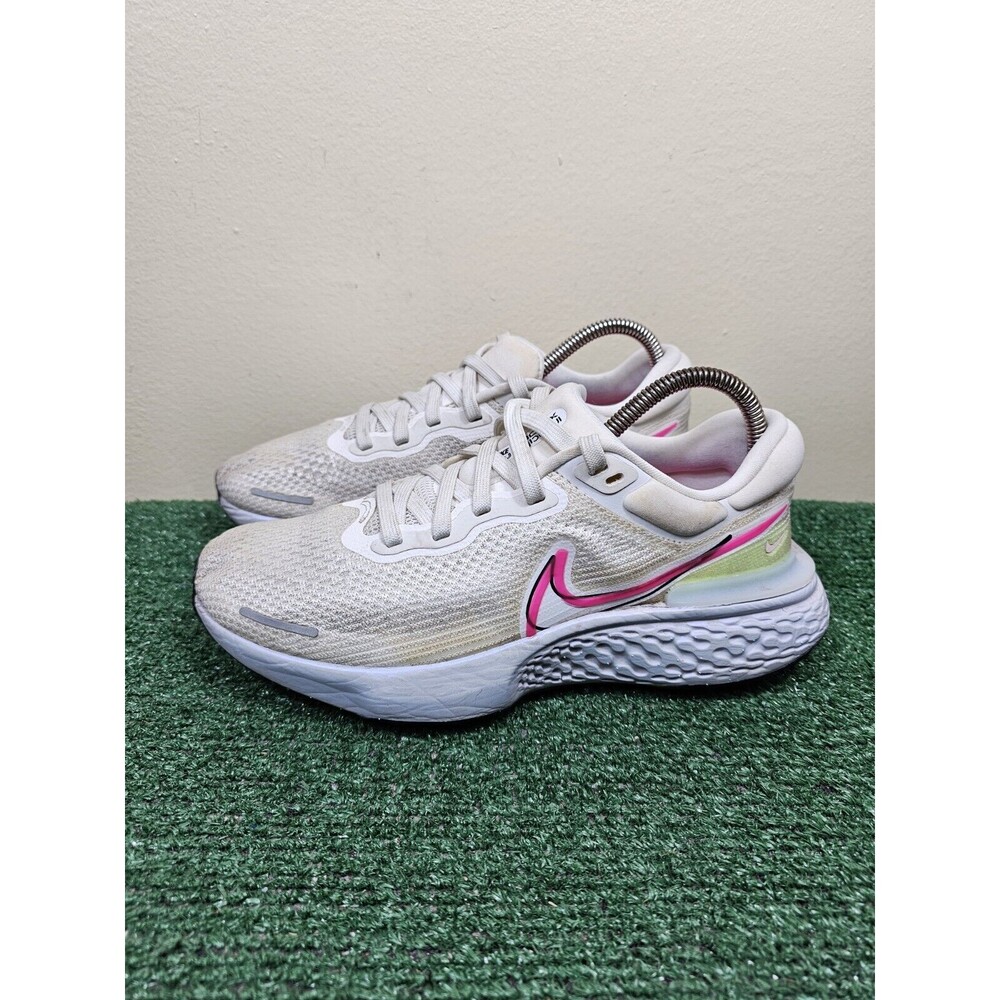 Nike ZoomX Invincible Run Flyknit Phantom Running Shoes Women's Size 9.5